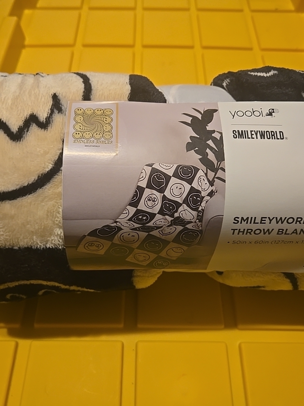 Yoobi SmileyWorld Black & Cream Checker Smiley Blanket